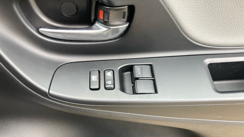 Toyota Yaris 1.0 VVT-i Icon 5dr Petrol Hatchback